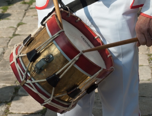 5/10/18: Assaig de timbals per sortir junts a la rua de les Corts